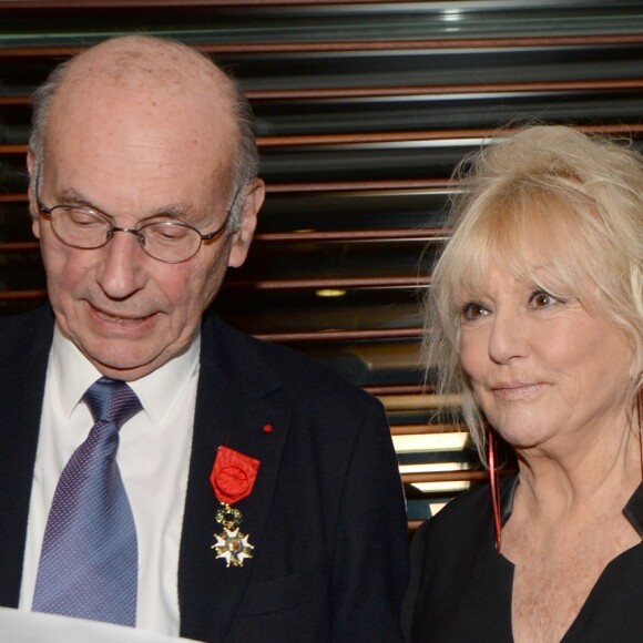 Exclusif - Boris Cyrulnik - Mylène Demongeot a été décorée du titre de chevalier de la Légion d'honneur par l'éthologue Boris Cyrulnik à Paris. Le 15 décembre 2017 © Daniel Angeli - Stéphane Mulys / Bestimage