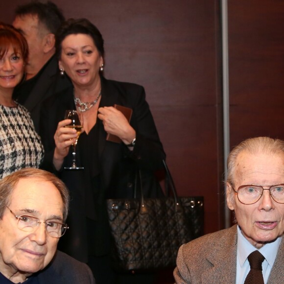 Exclusif - Robert Hossein, Jean Piat et Dominique Besnehard - Mylène Demongeot a été décorée du titre de chevalier de la Légion d'honneur par l'éthologue Boris Cyrulnik à Paris. Le 15 décembre 2017 © Daniel Angeli - Stéphane Mulys / Bestimage