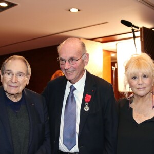 Exclusif - Robert Hossein, Boris Cyrulnik et Jean Piat - Mylène Demongeot a été décorée du titre de chevalier de la Légion d'honneur par l'éthologue Boris Cyrulnik à Paris. Le 15 décembre 2017 © Daniel Angeli - Stéphane Mulys / Bestimage