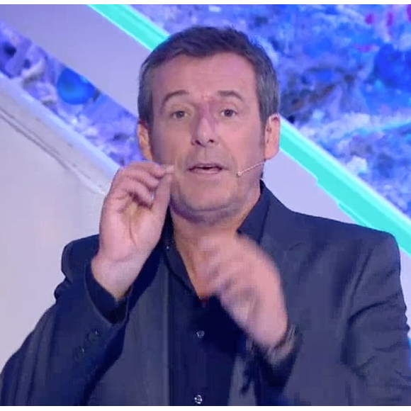 Jean-Luc Reichmann met en garde des téléspectateurs contre un homme qui se fait passer pour lui. Emission "Les 12 Coups de midi" sur TF1, le 18 décembre 2017.