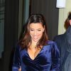 Exclusif - Eva Longoria et son mari Jose Baston sont allés dîner au restaurant Cipriani à New York. Eva porte une robe en velours bleu marine, le 21 novembre 2017.
