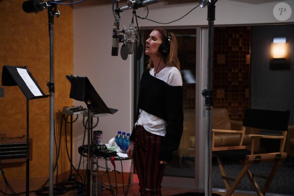 Céline Dion en studio. Facebook, décembre 2017