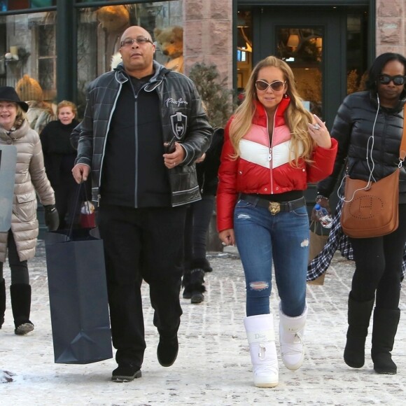 Exclusif - Mariah Carey fait du shopping à Aspen, le 25 décembre 2017.