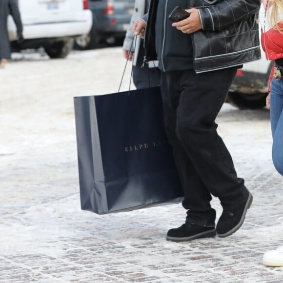 Exclusif - Mariah Carey fait du shopping à Aspen, le 25 décembre 2017.