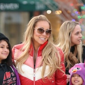 Exclusif - Mariah Carey fait du shopping à Aspen, le 25 décembre 2017.