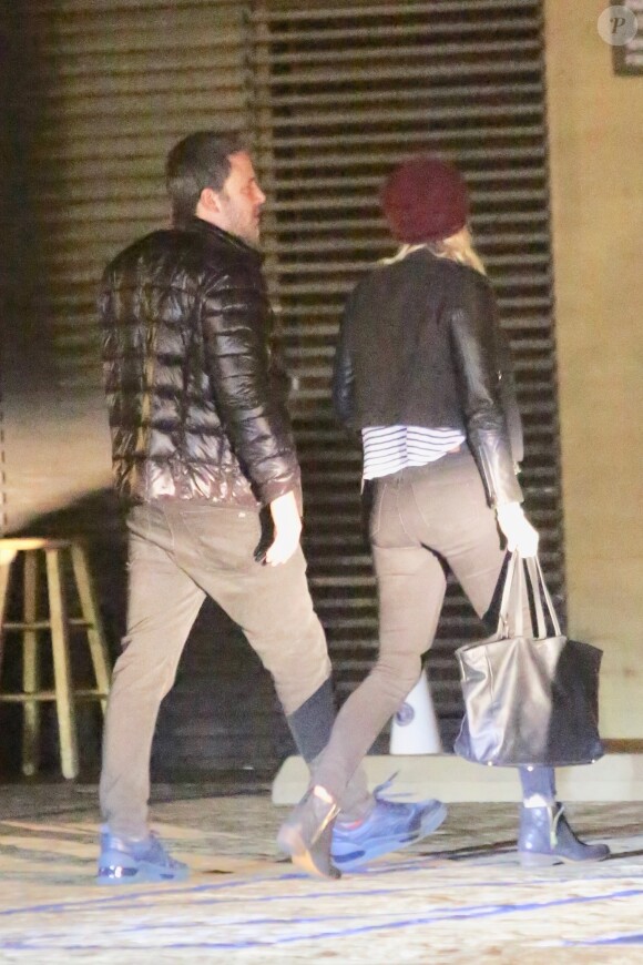 Ben Affleck et sa compagne Lindsay Shookus à Malibu le 26 décembre 2017.