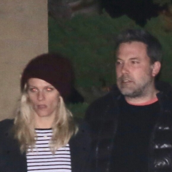 Ben Affleck et sa compagne Lindsay Shookus à Malibu le 26 décembre 2017.