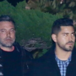 Ben Affleck et sa compagne Lindsay Shookus à Malibu le 26 décembre 2017. 