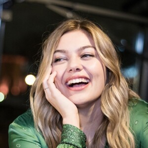 Exclusif - Louane Emera lors de l'enregistrement de l'émission "Toute la musique qu'on aime" présentée par Nikos Aliagas à Paris le 4 décembre 2017. L'émission sera diffusée sur TF1 le 31 décembre 2017. © Cyril Moreau / Bestimage