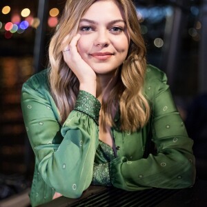 Exclusif - Louane Emera lors de l'enregistrement de l'émission "Toute la musique qu'on aime" présentée par Nikos Aliagas à Paris le 4 décembre 2017. L'émission sera diffusée sur TF1 le 31 décembre 2017. © Cyril Moreau / Bestimage