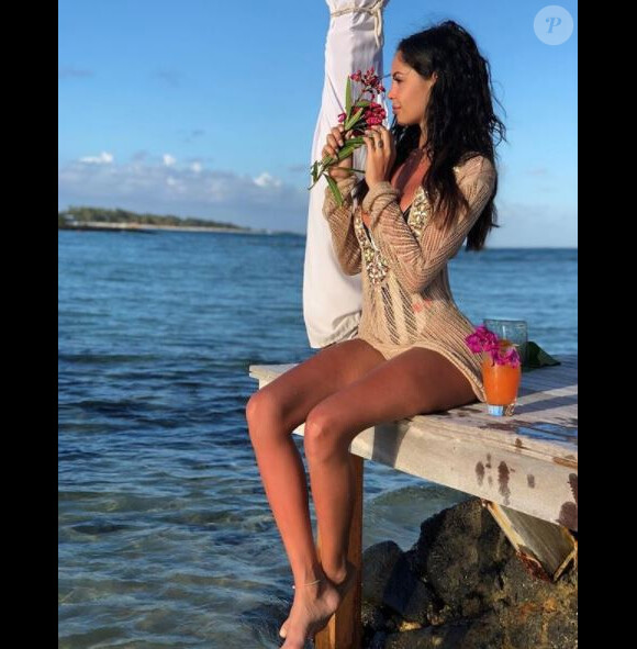 Nabilla profite de ses vacances de rêve avec son amoureux Thomas Vergara à l'île Maurice pour les fêtes de fin d'année 2017.