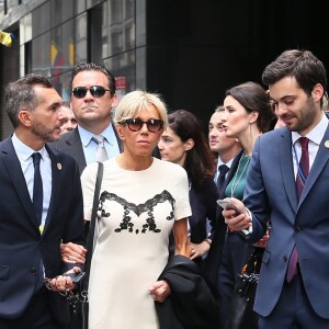 Pierre-Olivier Costa, directeur de cabinet, Tristan Bromet, chef de cabinet - Brigitte Macron quitte son hôtel à pied pour se rendre à l'assemblée générale des Nations Unies pour le discours du président de la république à New York le 19 septembre 2017. © Sébastien Valiela / Bestimage