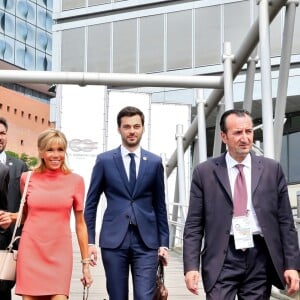 Exclusif - No Web No Blog - Pierre-Olivier Costa (Directeur de cabinet), Tristan Bromet (chef de cabinet), José Pietroboni (chef du protocole), la première dame Brigitte Macron (Trogneux) - Brigitte Macron et les conjoints des participants du sommet du G20 font une croisière à bord du bateau "Diplomat" et posent dans l'hôtel Atlantic à Hamburg, Allemagne, le 7 juillet 2017. © Sébastien Valiela/Bestimage