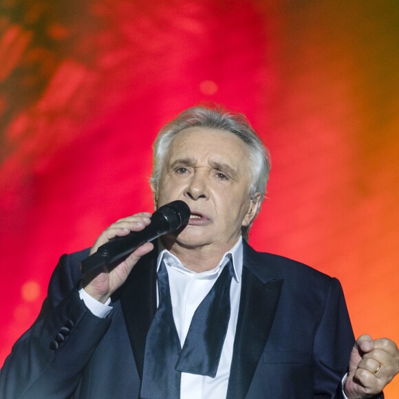 Exclusif - Michel Sardou en concert à la Seine Musicale le 26 décembre 2017 à Boulogne-Billancourt. L'artiste y chantera jusqu'au 7 janvier 2018 avant de partir en tournée dans toute la France et de clore l'aventure par deux ultimes concerts à la Seine Musicale les 23 et 24 mars. © Pierre Perusseau / Bestimage 