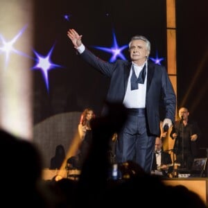 Exclusif - Michel Sardou en concert à la Seine Musicale le 26 décembre 2017 à Boulogne-Billancourt. L'artiste y chantera jusqu'au 7 janvier 2018 avant de partir en tournée dans toute la France et de clore l'aventure par deux ultimes concerts à la Seine Musicale les 23 et 24 mars. © Pierre Perusseau / Bestimage 