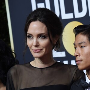 Angelina Jolie et son fils Pax sur le tapis rouge de la 75ème cérémonie des Golden Globe Awards au Beverly Hilton à Los Angeles, le 7 janvier 2018. © Chris Delmas/Bestimage