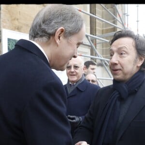 Semi-Exclusif - Stéphane Bern accueilli pour le prince Jean d'Orléans, duc de Vendôme et dauphin de France, à son arrivée pour la messe de requiem célébrée pour Son Altesse Royale le prince François d'Orléans lors de ses obsèques à la chapelle royale Saint-Louis à Dreux le 6 janvier 2018 © Alain Guizard / Bestimage