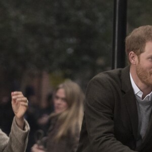 Le prince Harry et Meghan Markle arrivent à la station de radio Reprezent dans le quartier de Brixton à Londres le 9 janvier 2018.