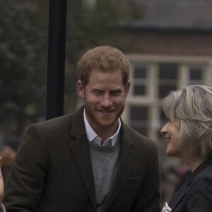 Le prince Harry et Meghan Markle arrivent à la station de radio Reprezent dans le quartier de Brixton à Londres le 9 janvier 2018.