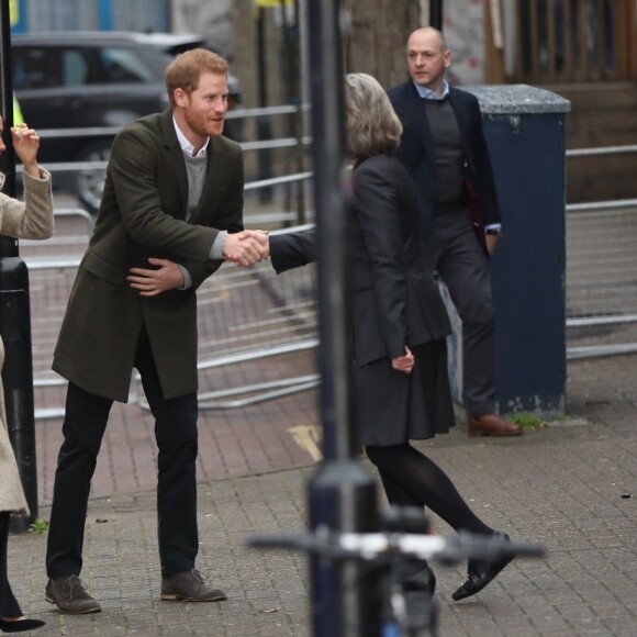 Le prince Harry et Meghan Markle arrivent à la station de radio Reprezent dans le quartier de Brixton à Londres le 9 janvier 2018.