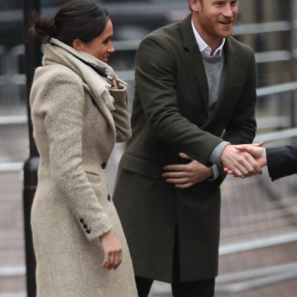 Le prince Harry et Meghan Markle arrivent à la station de radio Reprezent dans le quartier de Brixton à Londres le 9 janvier 2018.