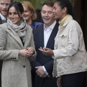 Le prince Harry et Meghan Markle arrivent à la station de radio Reprezent dans le quartier de Brixton à Londres le 9 janvier 2018.