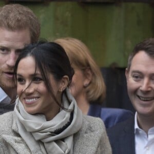 Le prince Harry et Meghan Markle arrivent à la station de radio Reprezent dans le quartier de Brixton à Londres le 9 janvier 2018.