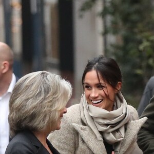 Le prince Harry et Meghan Markle arrivent à la station de radio Reprezent dans le quartier de Brixton à Londres le 9 janvier 2018.