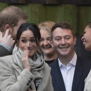 Le prince Harry et Meghan Markle arrivent à la station de radio Reprezent dans le quartier de Brixton à Londres le 9 janvier 2018.