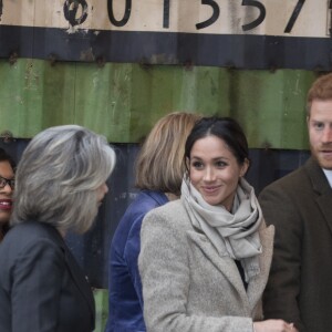 Le prince Harry et Meghan Markle arrivent à la station de radio Reprezent dans le quartier de Brixton à Londres le 9 janvier 2018.