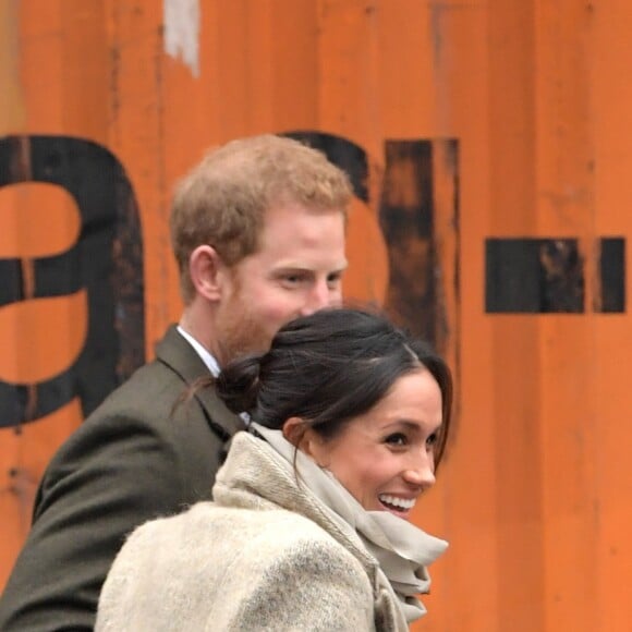 Le prince Harry et Meghan Markle arrivent à la station de radio Reprezent dans le quartier de Brixton à Londres le 9 janvier 2018.