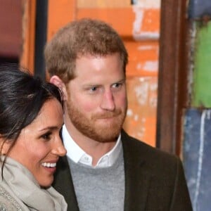 Le prince Harry et Meghan Markle arrivent à la station de radio Reprezent dans le quartier de Brixton à Londres le 9 janvier 2018.