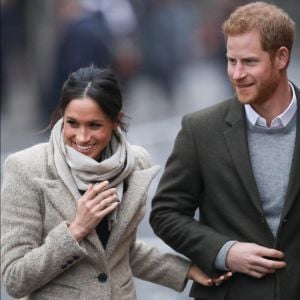 Le prince Harry et Meghan Markle arrivent à la station de radio Reprezent dans le quartier de Brixton à Londres le 9 janvier 2018.