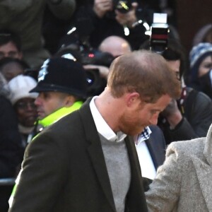 Le prince Harry et sa fiancée Meghan Markle quittent la station de radio Reprezent à Londres le 9 janvier 2018.