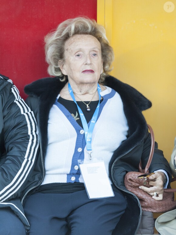 Exclusif - Bernadette Chirac - Match de football caritatif organisé par le Variétés Club de France au profit de l'association "+ de Vie" présidée par Bernadette Chirac et de l'association "Urma" présidée par Laurent Blanc au stade Jean-Paul David à Mantes-la-Jolie le 11 octobre 2016. © Pierre Perusseau/Bestimage