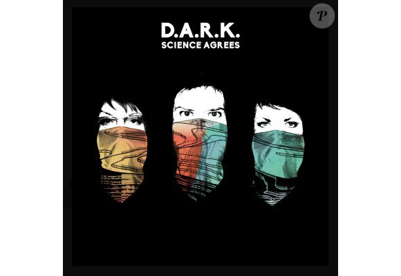 Dolores O'Riordan avait collaboré avec son compagnon Olé Koretsky et Andy Rourke de The Smiths du groupe D.A.R.K sur l'album Science Agrees (2016).