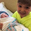 Jamie-Lynn Sigler et son mari Cutter Dykstra ont accueilli leur deuxième enfant, un petit garçon né le 15 janvier 2018 et baptisé Jack Adam. Ici le nourrisson dans les bras de son grand frère Beau Kyle.