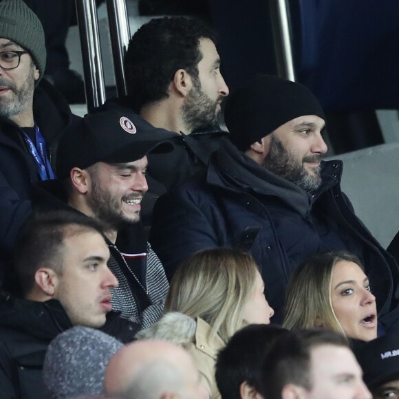 Capucine Anav et Dj Noyz (Noam Smadja frère de K. Adams) - Célébrités dans les tribunes du parc des princes lors du match de football de ligue 1, Paris Saint-Germain (PSG) contre Dijon Football Côte-d'Or (DFCO), à Paris, France, le 17 janvier 2018. le PSG s'impose 8-0.
