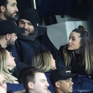 Capucine Anav et Dj Noyz (Noam Smadja frère de K. Adams) - Célébrités dans les tribunes du parc des princes lors du match de football de ligue 1, Paris Saint-Germain (PSG) contre Dijon Football Côte-d'Or (DFCO), à Paris, France, le 17 janvier 2018. le PSG s'impose 8-0.