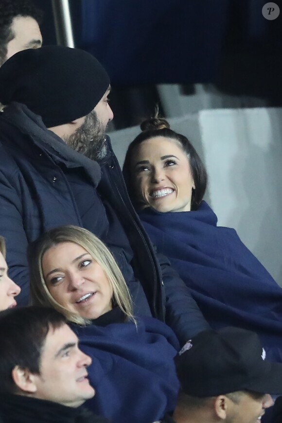 Capucine Anav et Dj Noyz (Noam Smadja frère de K. Adams) - Célébrités dans les tribunes du parc des princes lors du match de football de ligue 1, Paris Saint-Germain (PSG) contre Dijon Football Côte-d'Or (DFCO), à Paris, France, le 17 janvier 2018. le PSG s'impose 8-0.