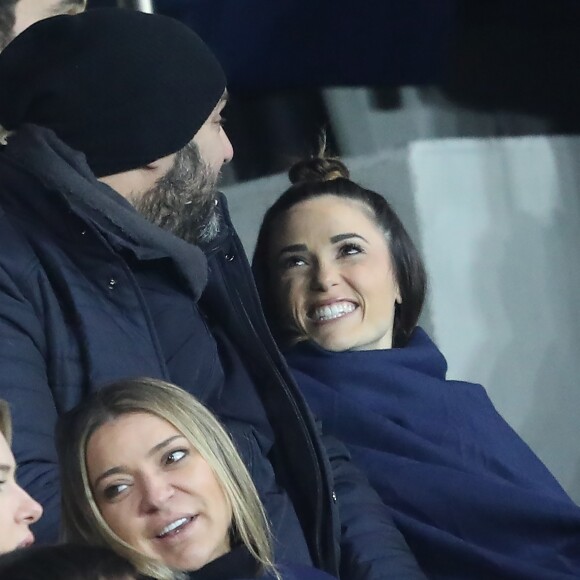 Capucine Anav et Dj Noyz (Noam Smadja frère de K. Adams) - Célébrités dans les tribunes du parc des princes lors du match de football de ligue 1, Paris Saint-Germain (PSG) contre Dijon Football Côte-d'Or (DFCO), à Paris, France, le 17 janvier 2018. le PSG s'impose 8-0.
