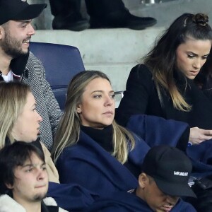Capucine Anav et Dj Noyz (Noam Smadja frère de K. Adams) - Célébrités dans les tribunes du parc des princes lors du match de football de ligue 1, Paris Saint-Germain (PSG) contre Dijon Football Côte-d'Or (DFCO), à Paris, France, le 17 janvier 2018. le PSG s'impose 8-0.