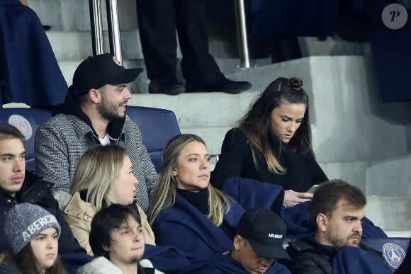 Capucine Anav et Dj Noyz (Noam Smadja frère de K. Adams) - Célébrités dans les tribunes du parc des princes lors du match de football de ligue 1, Paris Saint-Germain (PSG) contre Dijon Football Côte-d'Or (DFCO), à Paris, France, le 17 janvier 2018. le PSG s'impose 8-0.