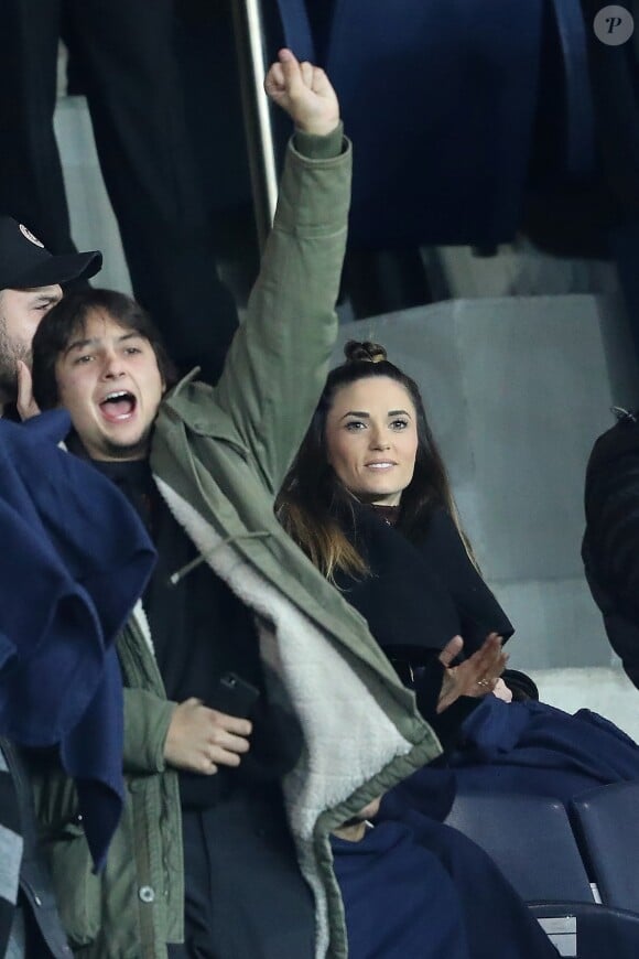 Capucine Anav - Célébrités dans les tribunes du parc des princes lors du match de football de ligue 1, Paris Saint-Germain (PSG) contre Dijon Football Côte-d'Or (DFCO), à Paris, France, le 17 janvier 2018. le PSG s'impose 8-0.