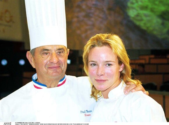 Paul Bocuse avec Géraldine Danon lors du 10e Salon international des métiers de bouche à Lyon en janvier 2001.