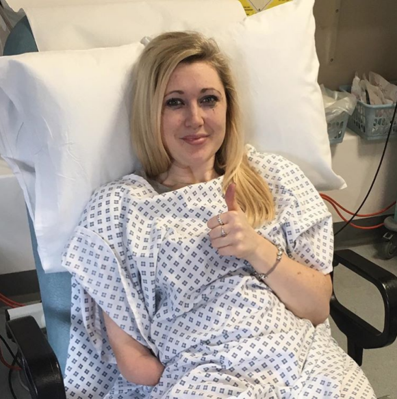 L'actrice anglaise handicapée Melissa Johns à l'hôiptal en janvier 2018 pour une biopsie, photo Instagram.