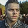 Alex Høgh Andersen, acteur dannois campant Ivar dans la série "Vikings", ressemble à Rayane Bensetti.