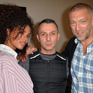 Exclusif - Vincent Cassel et sa compagne Tina Kunakey avec Alexandre Vauthier en backstage du défilé de Alexandre Vauthier, collection haute couture printemps-été 2018, à Paris le 23 janvier 2018. © Veeren / CVS / Bestimage