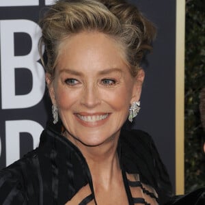 Sharon Stone sur le tapis rouge de la 75ème cérémonie des Golden Globe Awards au Beverly Hilton à Los Angeles, le 7 janvier 2018. Celebrities on the red carpet of the 75th Golden Globe Awards ceremony held at the Beverly Hilton in Los Angeles. January 7th, 201807/01/2018 - Los Angeles