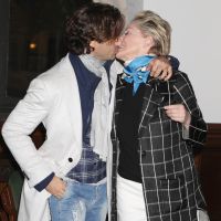 Sharon Stone amoureuse : Ses lèvres collées à celles de son jeune chéri